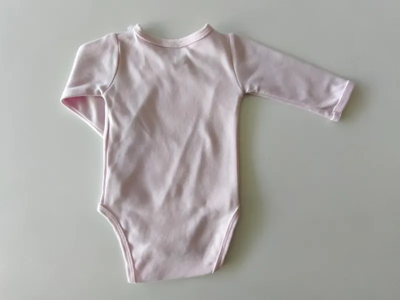 Body. carter's. Talle 6 meses.