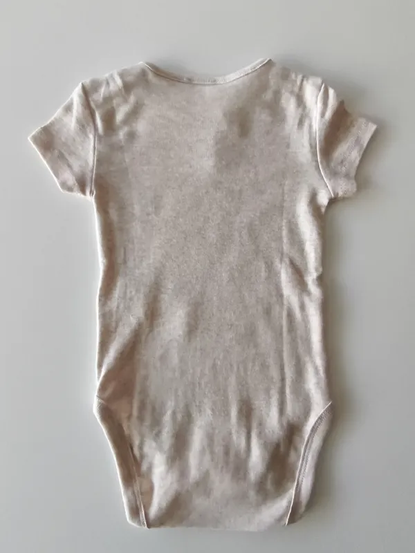 Body. zara. Talle 3 - 6 meses.