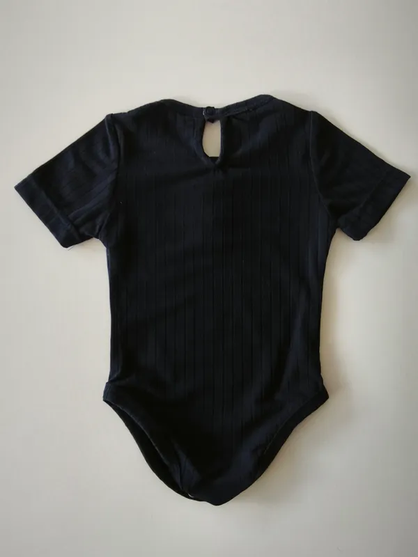 Body manga corta. Talle 3 meses.