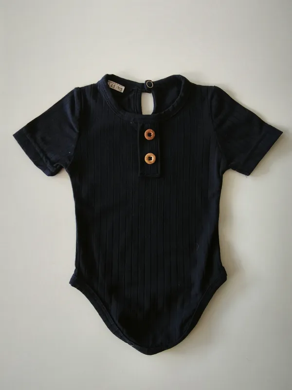 Body manga corta. Talle 3 meses.