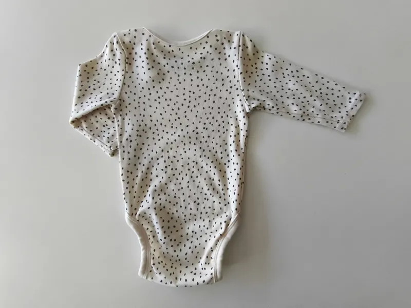 Body. h&m. Talle 1 - 2 meses.