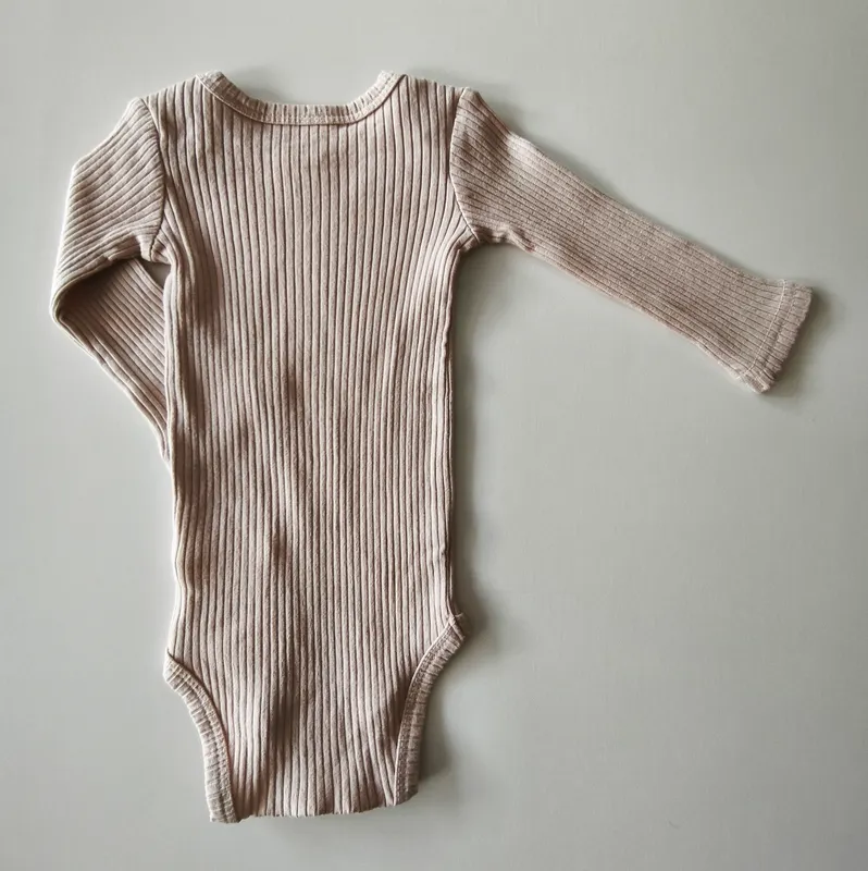 Body manga larga. bas. Talle 0 - 3 meses.
