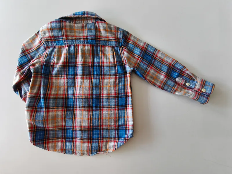 Camisa manga larga. gap. Talle 3. 