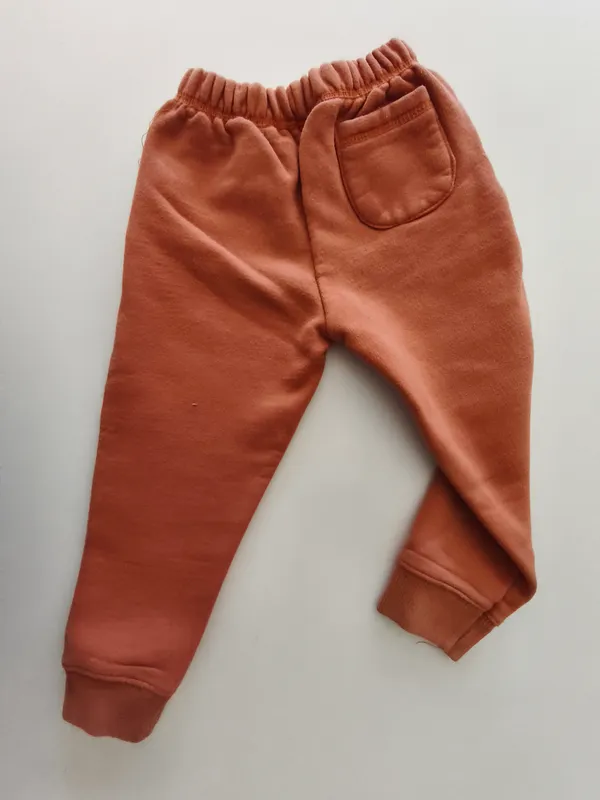 Pantalón jogging. traviesos. Talle 4 - 5.