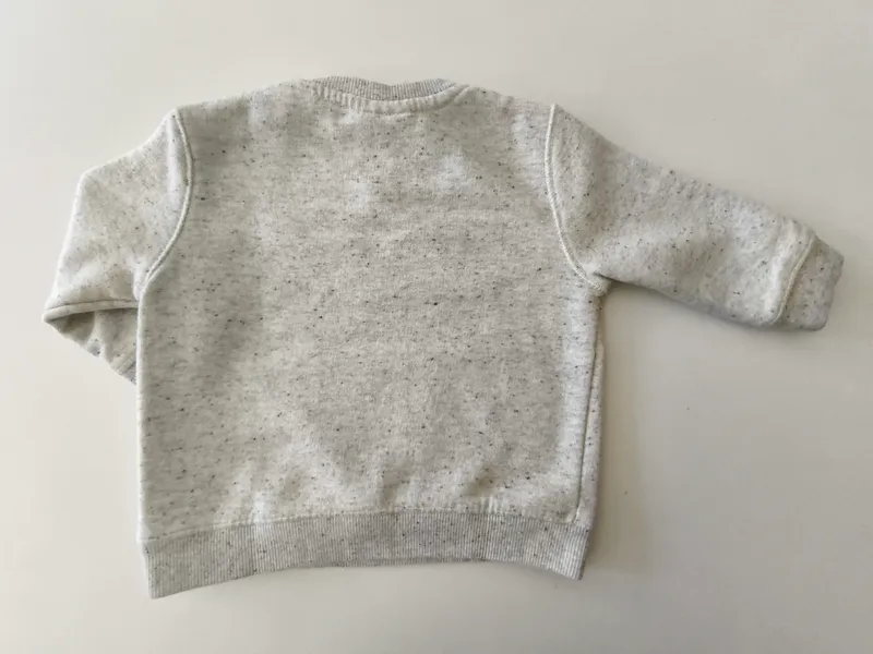 Buzo deportivo. zara. Talle 3 - 6 meses.
