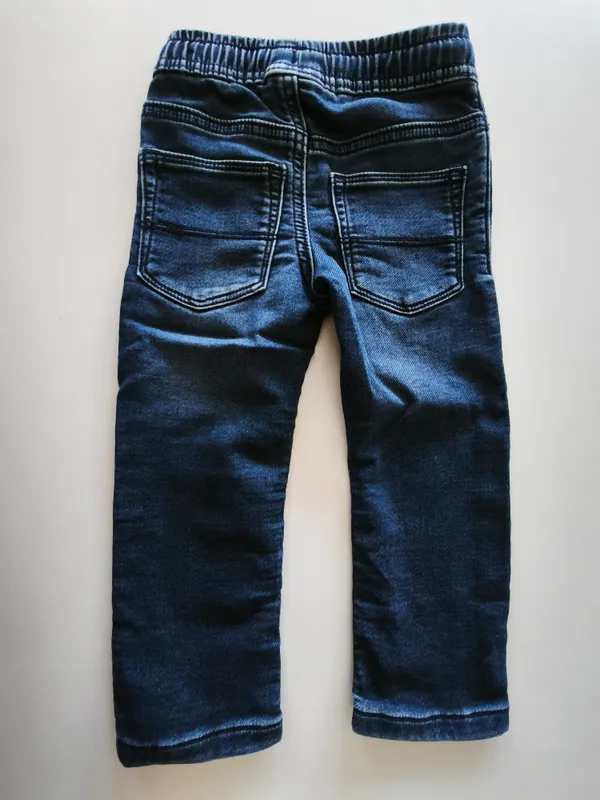 Jean. oshkosh. Talle 2. 