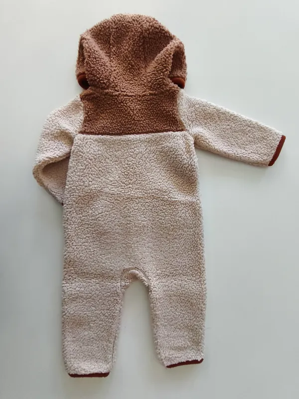 Enterito. Carter's. Talle 9 meses. 