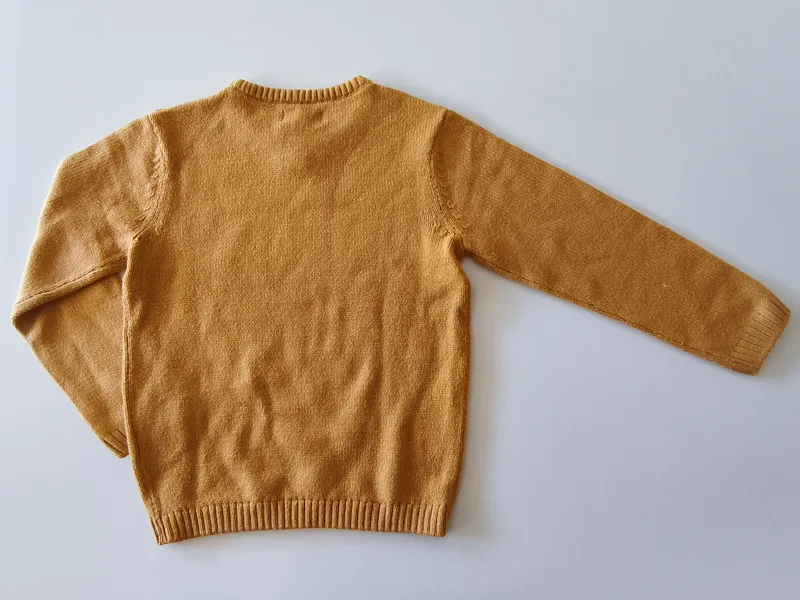 Sweater. unit kids. Talle 7 - 8.