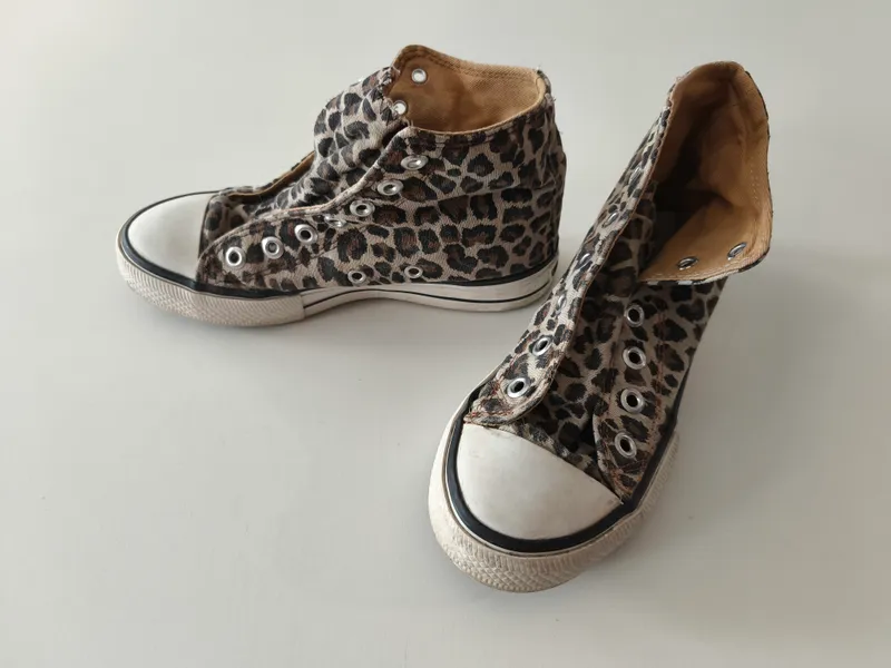 Zapatillas. talle 35.