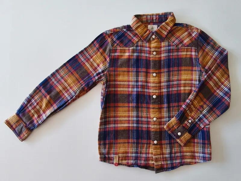 Camisa. hush puppies. talle 6.