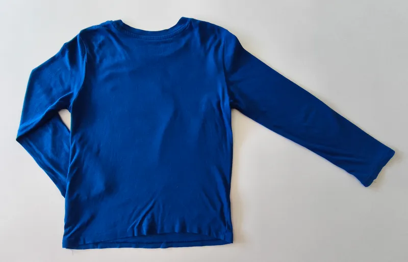 Remera manga larga. h&m. talle 6 - 8.