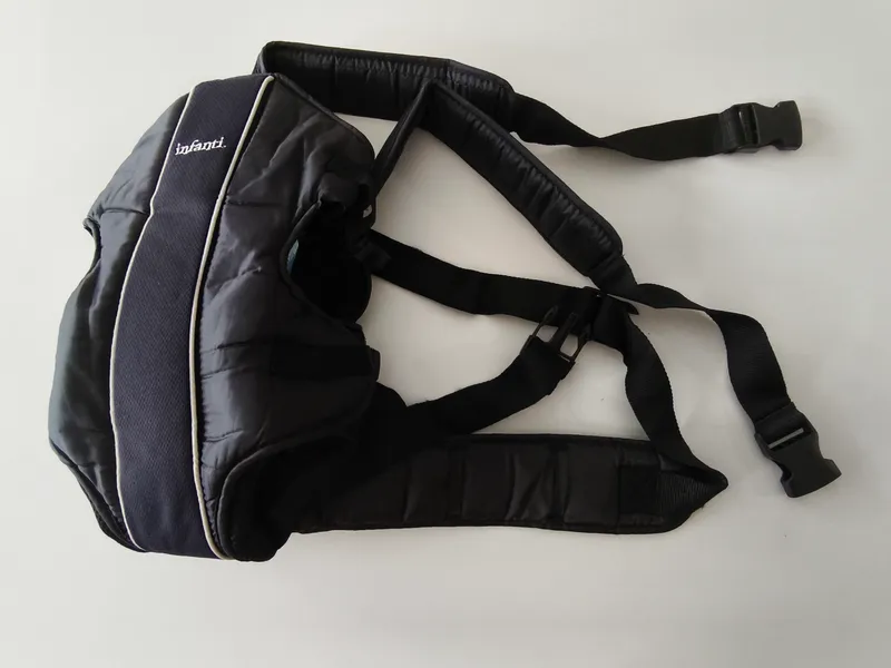 Mochila porta bebé. infanti.