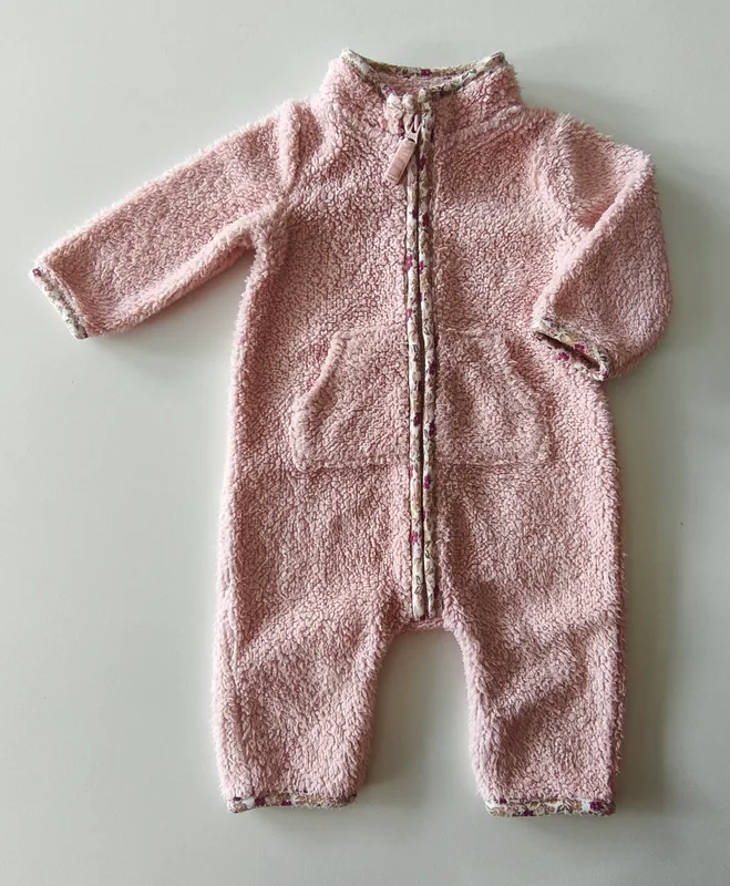 Enterito. carter's. talle 3 meses.