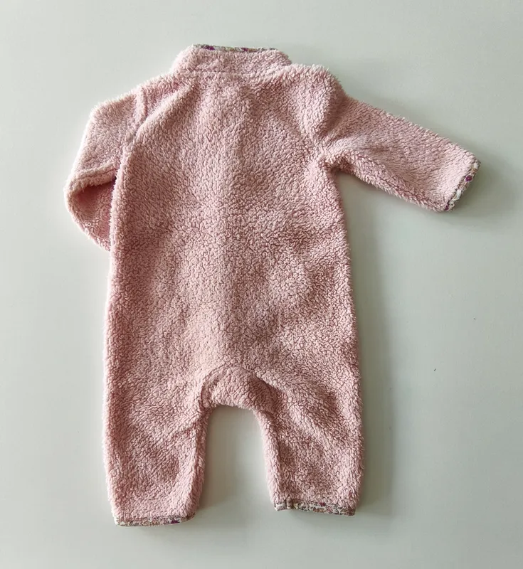 Enterito. carter's. talle 3 meses.