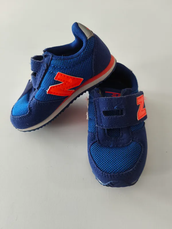 Championes. new balance. talle 21.