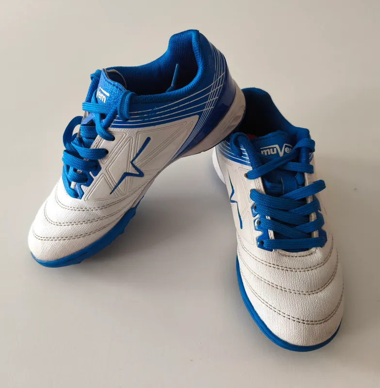 Botines de futbol. muvem. talle 29.