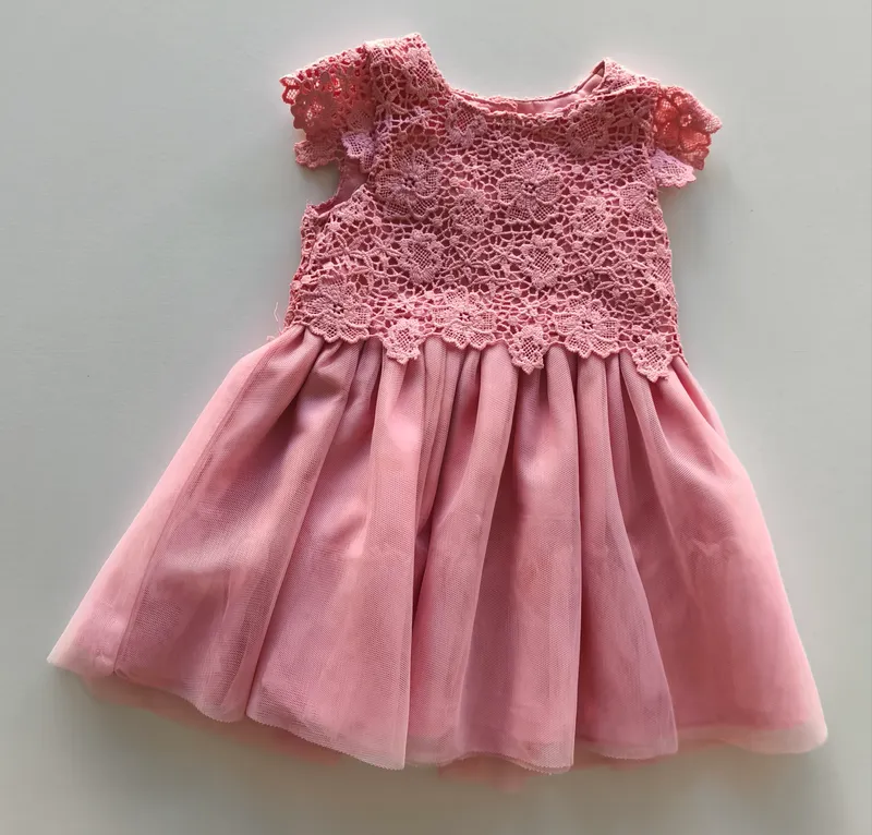 Vestido de fiesta. Primark. 9-12M.