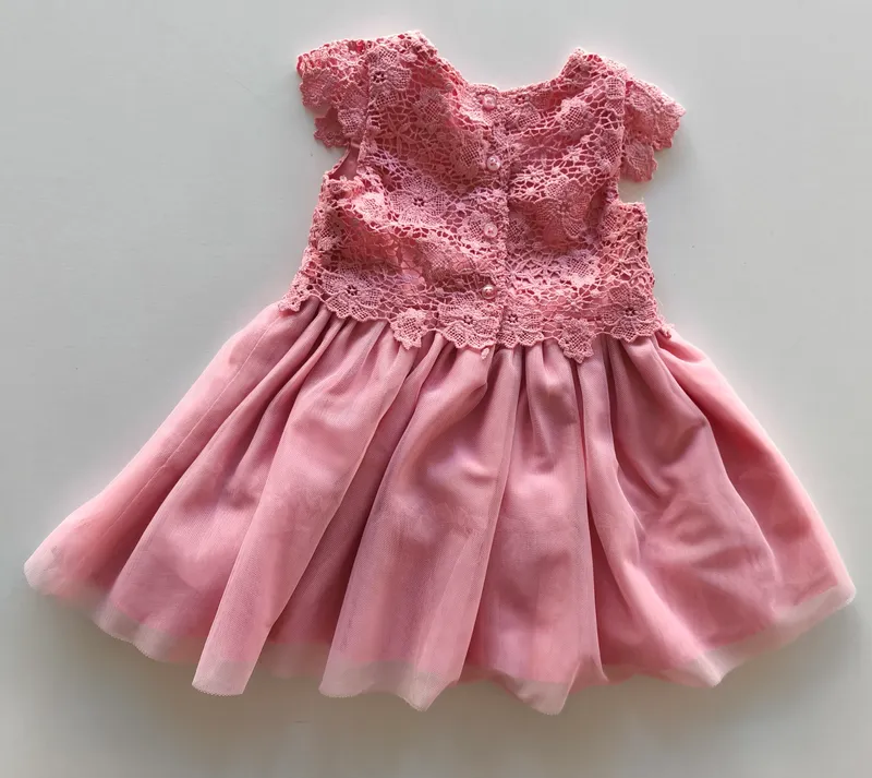 Vestido de fiesta. Primark. 9-12M.