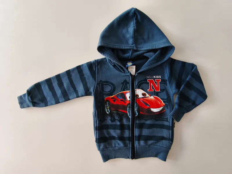 Campera deportiva. nellkids. talle 2.