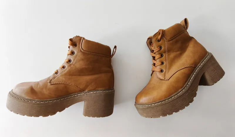 Bota salomé. talle: 33