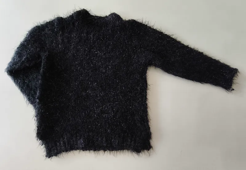 Sweater. fuzarka. talle 5 - 6.