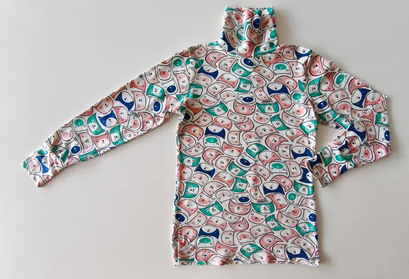 Polera elastizada. grisino. talle 5 - 6.