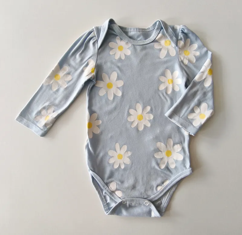 Body manga larga. teddy boom. talle 6 - 9 meses.