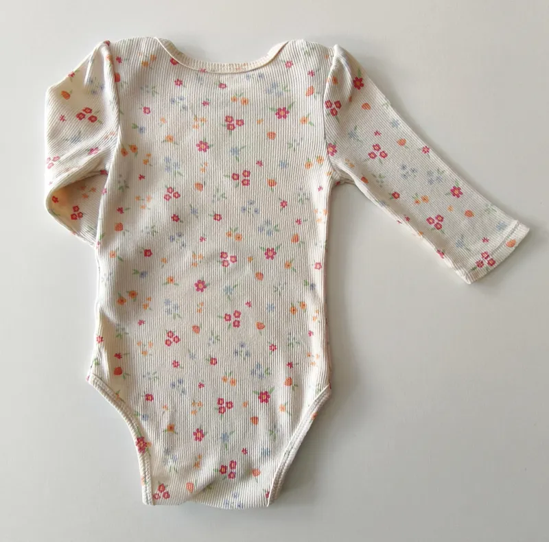 Body manga larga. teddy boom. talle 6 - 9 meses.