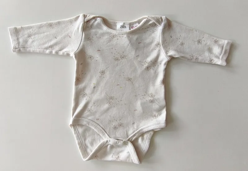 Body manga larga. zara. talle 3 - 6 meses.