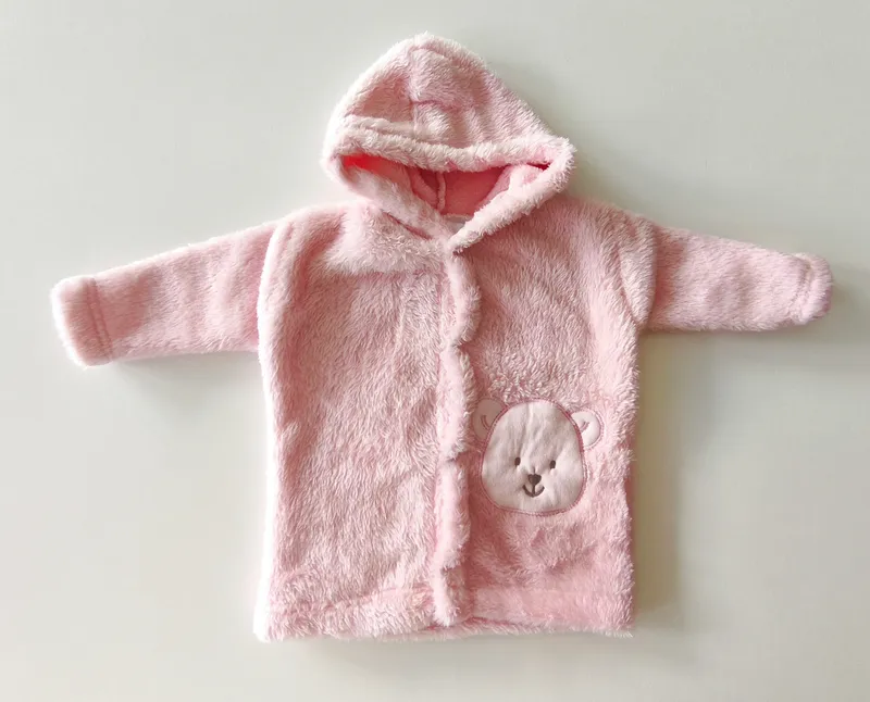 Campera. dino bebé. talle 0 - 3 meses.