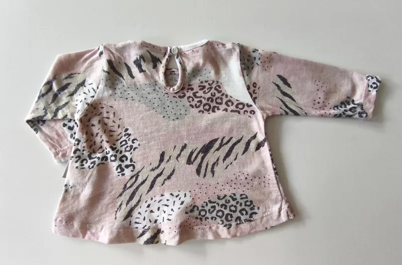 Remera manga larga. minimimo. talle 3 - 6 meses.