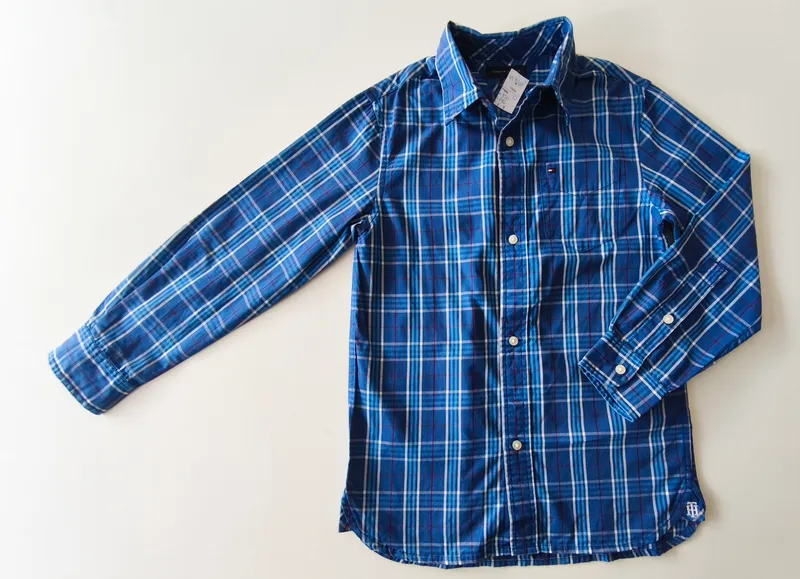 Camisa manga larga. tommy hilfiger. talle 6 - 7.
