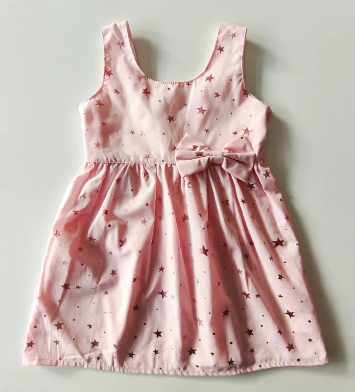 Vestido sin mangas. patitas. talle 3.