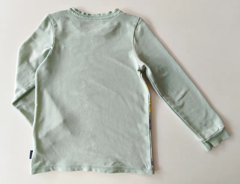 Remera manga larga. jakoo. talle 5 - 6.