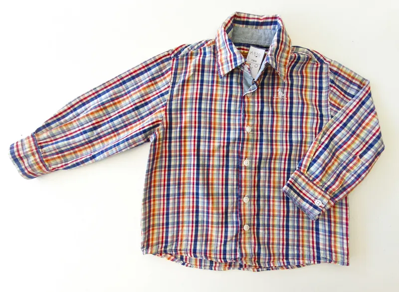 Camisa manga larga. raidistas. talle 2.
