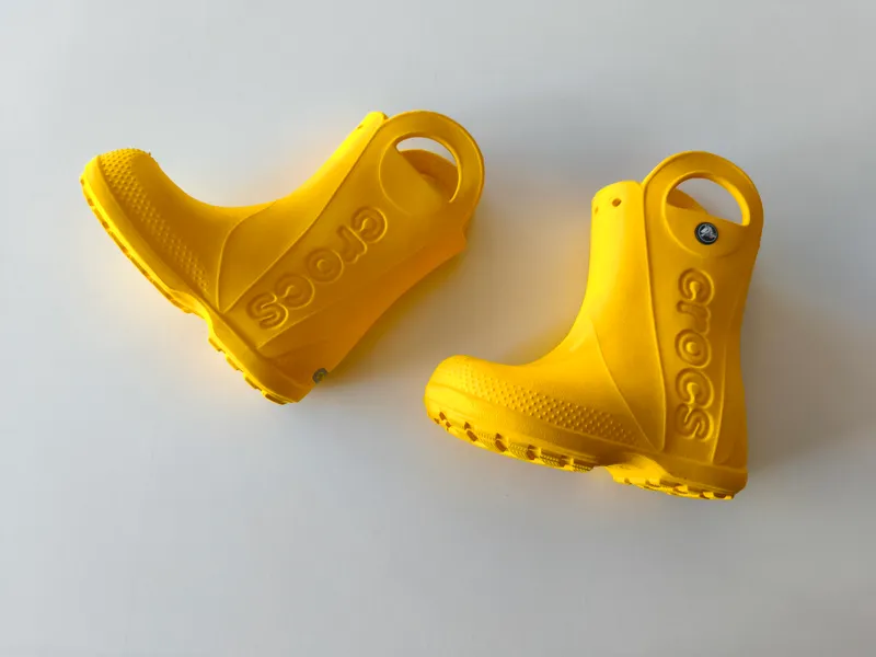 Botas de lluvia. corcs. talle: c11.