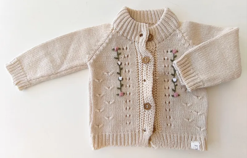 Conjunto tejido. talle 0 - 3 meses.