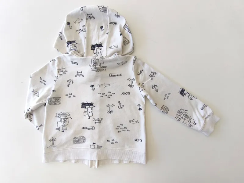Campera deportiva. carter's. talle 24 meses.