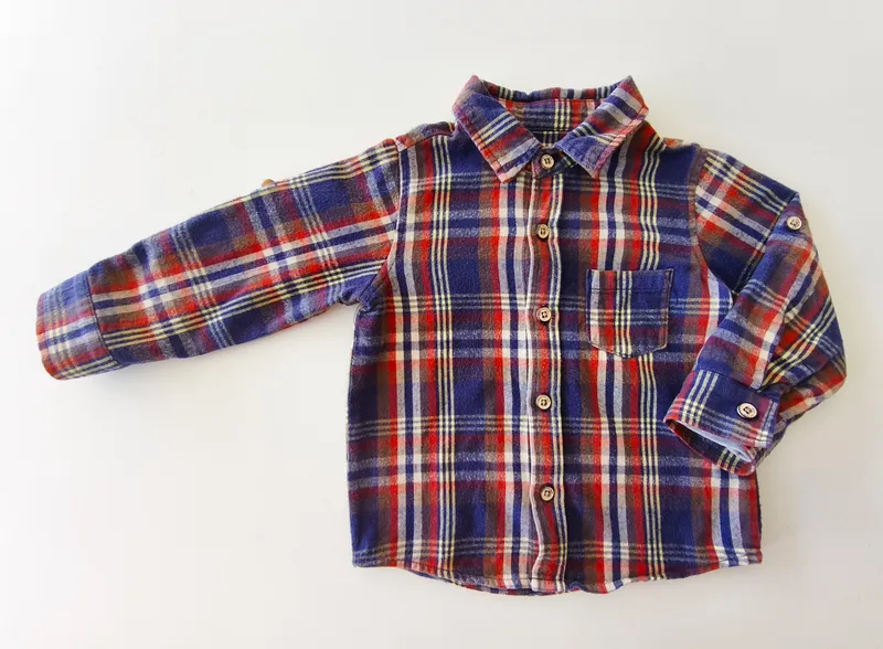 Camisa manga larga. mom&bab. talle 24 meses.