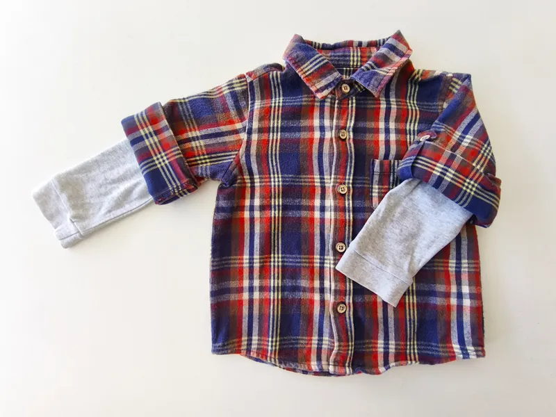 Camisa manga larga. mom&bab. talle 24 meses.