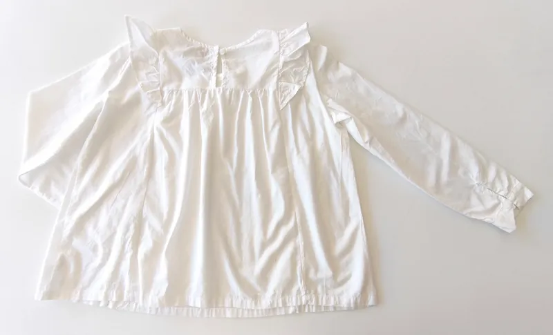 Blusa manga larga. lino. talle 10.