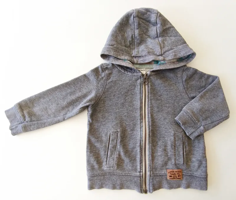 Campera deportiva. carter's. talle 18 meses.