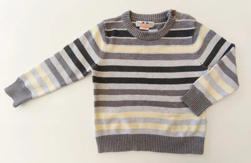 Sweater. talle 24 meses.