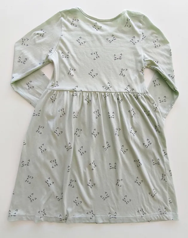 Vestido manga larga. talle 6 - 8.