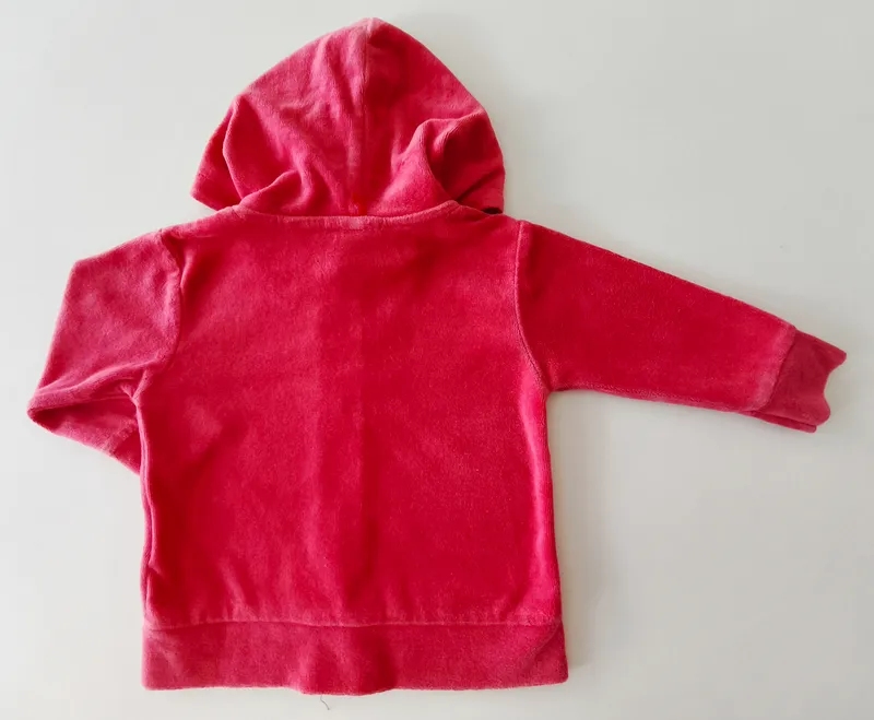 Campera deportiva. bas. talle 12 meses.