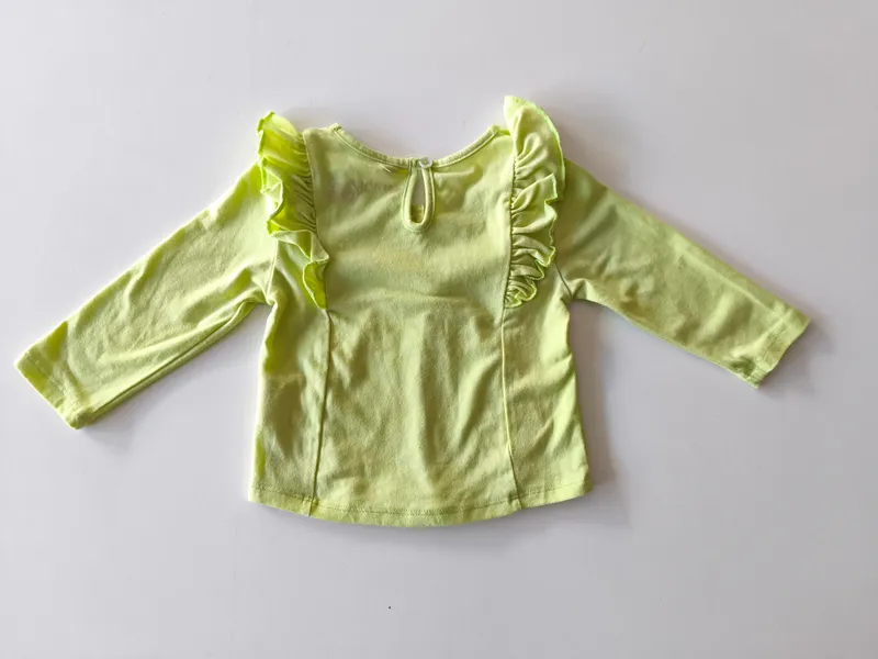 Remera manga larga. coquetas. talle 12 - 18 meses.