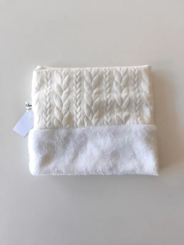 Cuello. made with love. talle único.