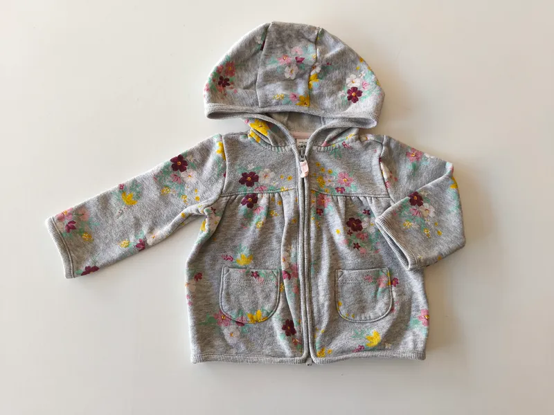 Campera deportiva. carter's. talle 12 meses.