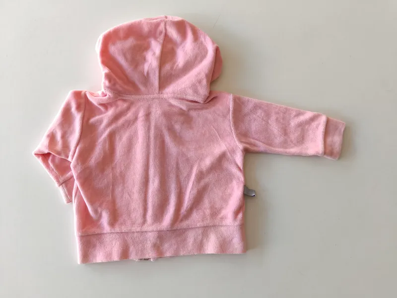 Campera deportiva. pappolino. talle 6 meses.