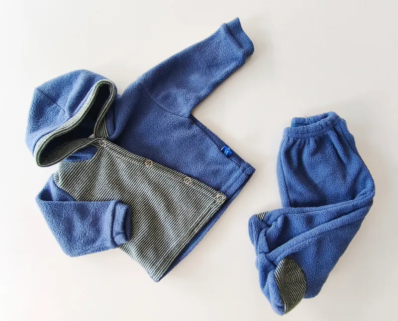 Conjunto de polar. talle 0 - 3 meses.